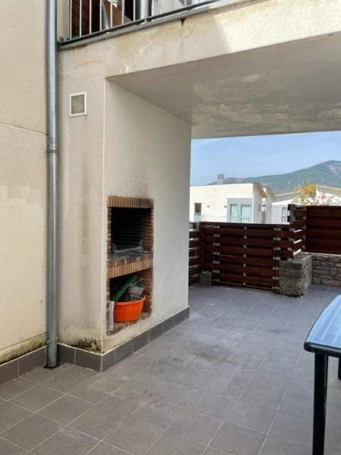 Chalet Adosado Entero, Bbq Y Piscina Comunitaria Sabiñánigo 외부 사진