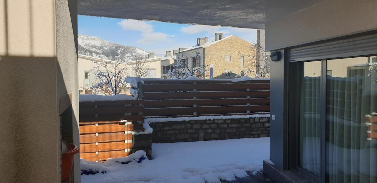 Chalet Adosado Entero, Bbq Y Piscina Comunitaria Sabiñánigo 외부 사진